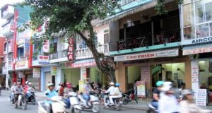 Quán bánh khoái Lạc Thiện – 40 năm đắt khách xứ Huế