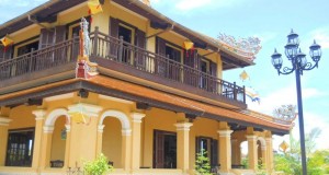 Lầu Tứ Phương Vô Sự
